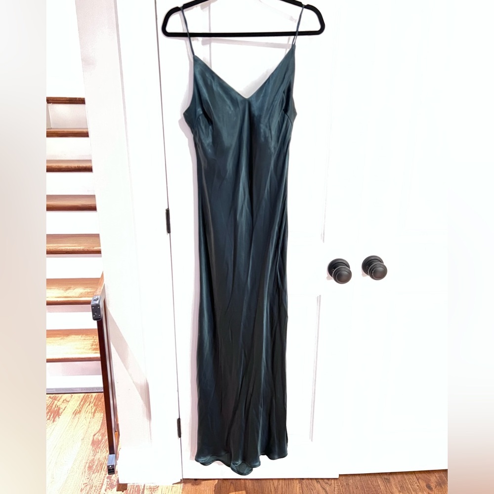 Park & Fifth Met Dress - Picture 2 of 3